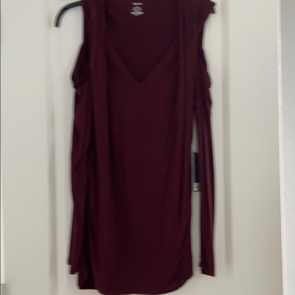 Burgundy Jennifer Lopez long sleeve cold short top